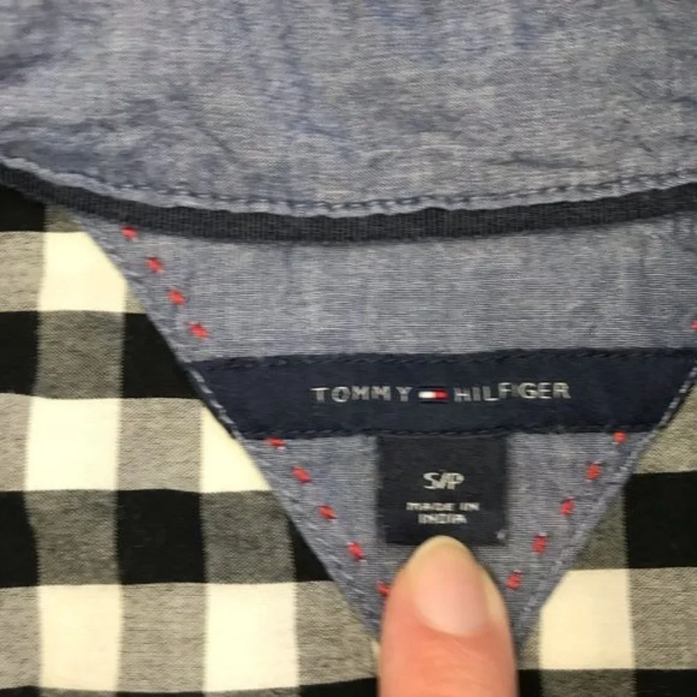 Tommy Hilfiger ~ Gingham popover top - Picture 4 of 6